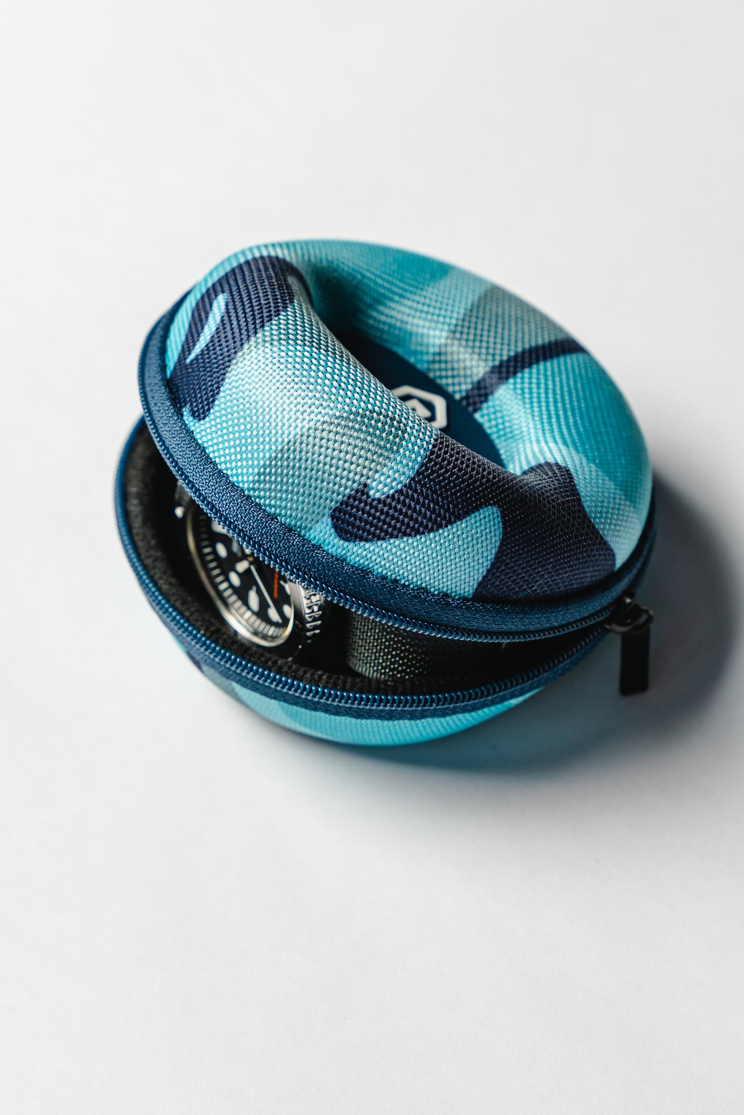 SEIKO WATCH PREMIUM CASED IN TIME WATCH TRAVEL STORAGE CASE