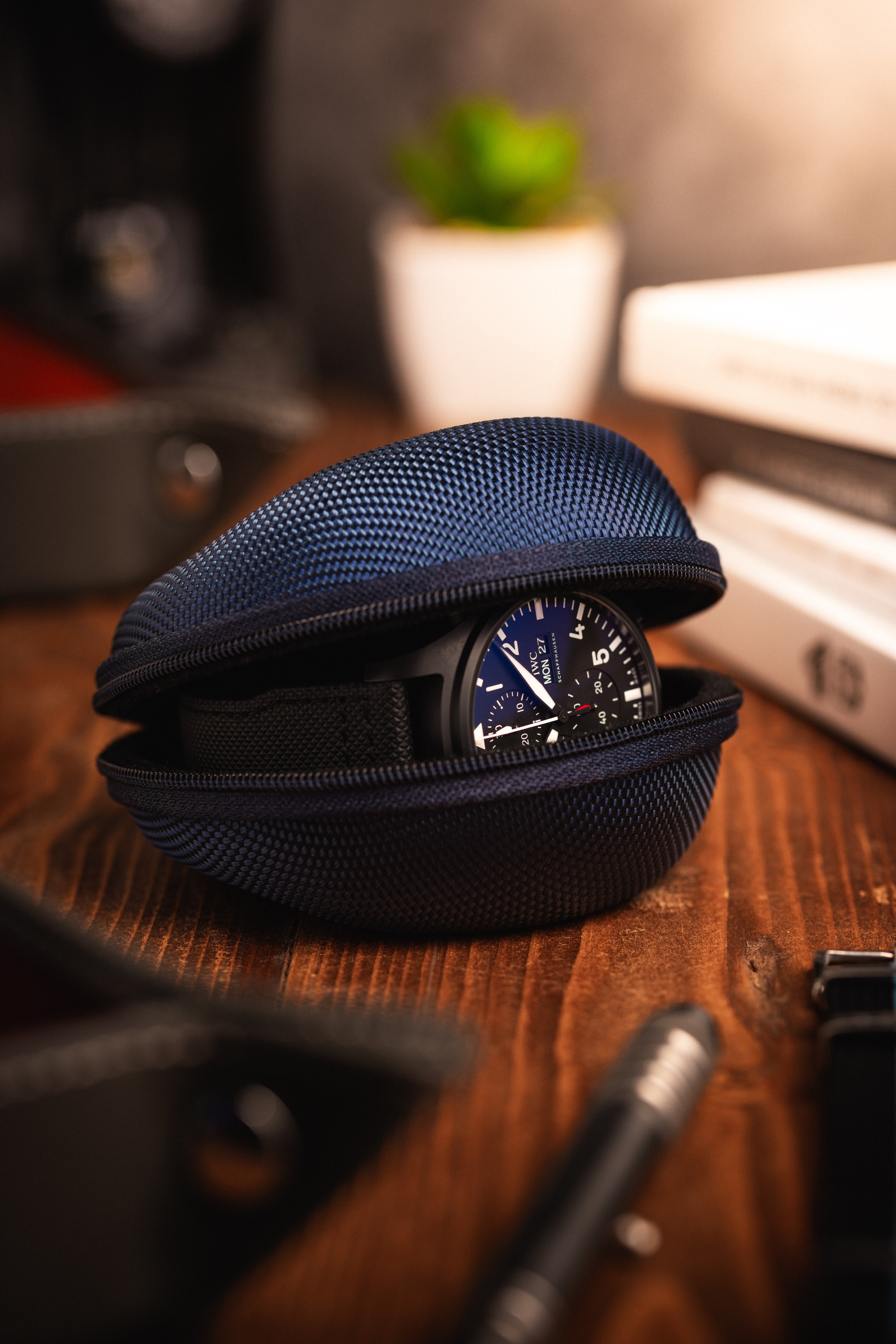 Secure Single Watch Travel Case - Ink Blue