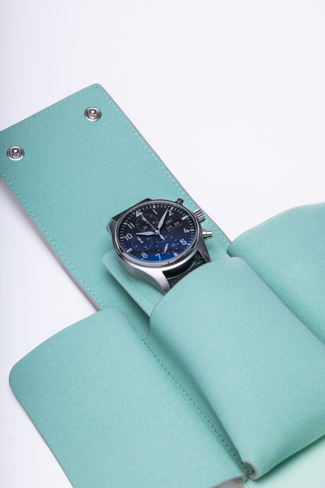 The Attaché — Luxury Watch Pouch