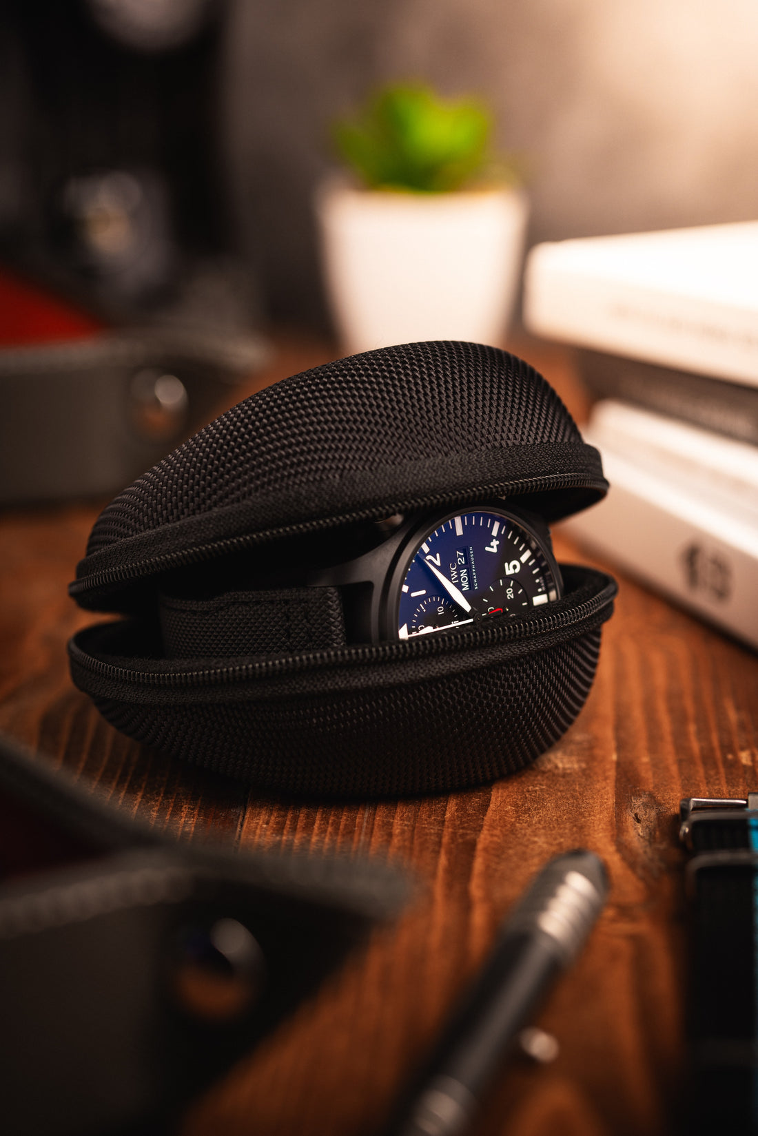 Secure Single Watch Travel Case - Jet Black