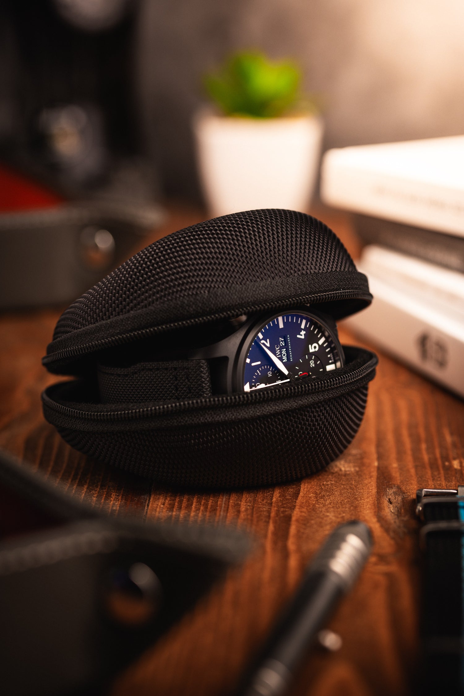 Secure Single Watch Travel Case - Jet Black