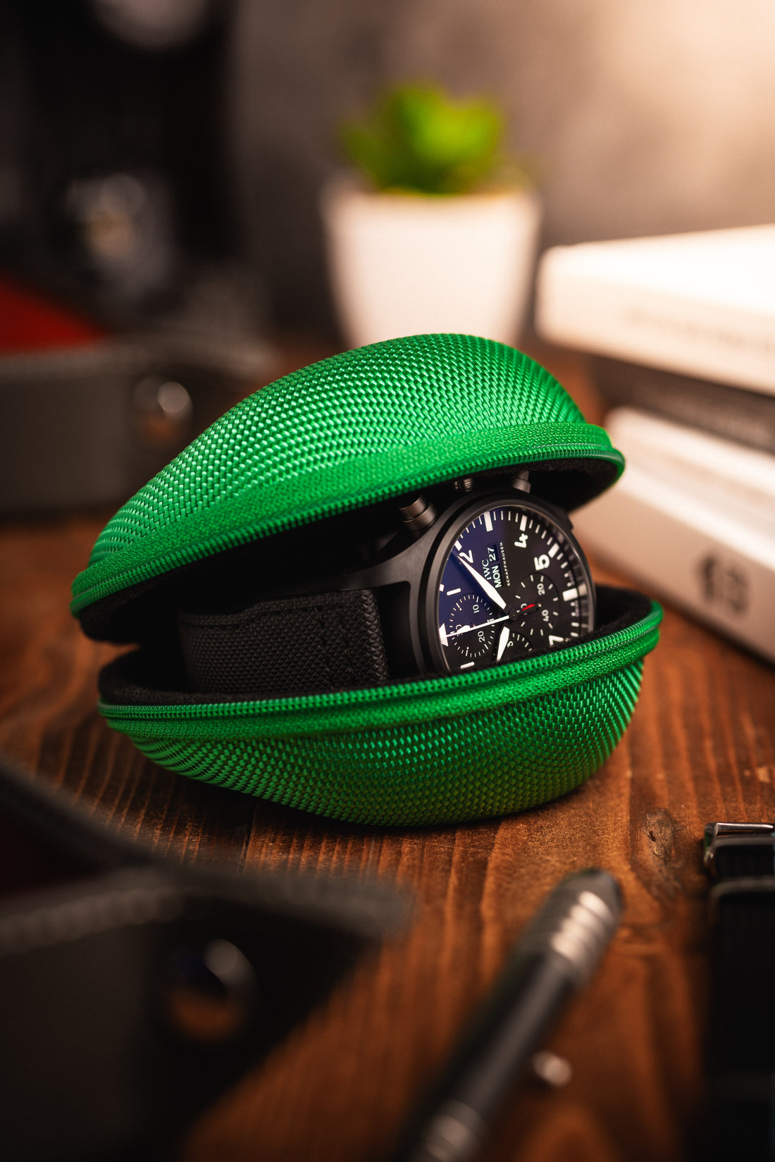 Secure Single Watch Travel Case - Emerald Green