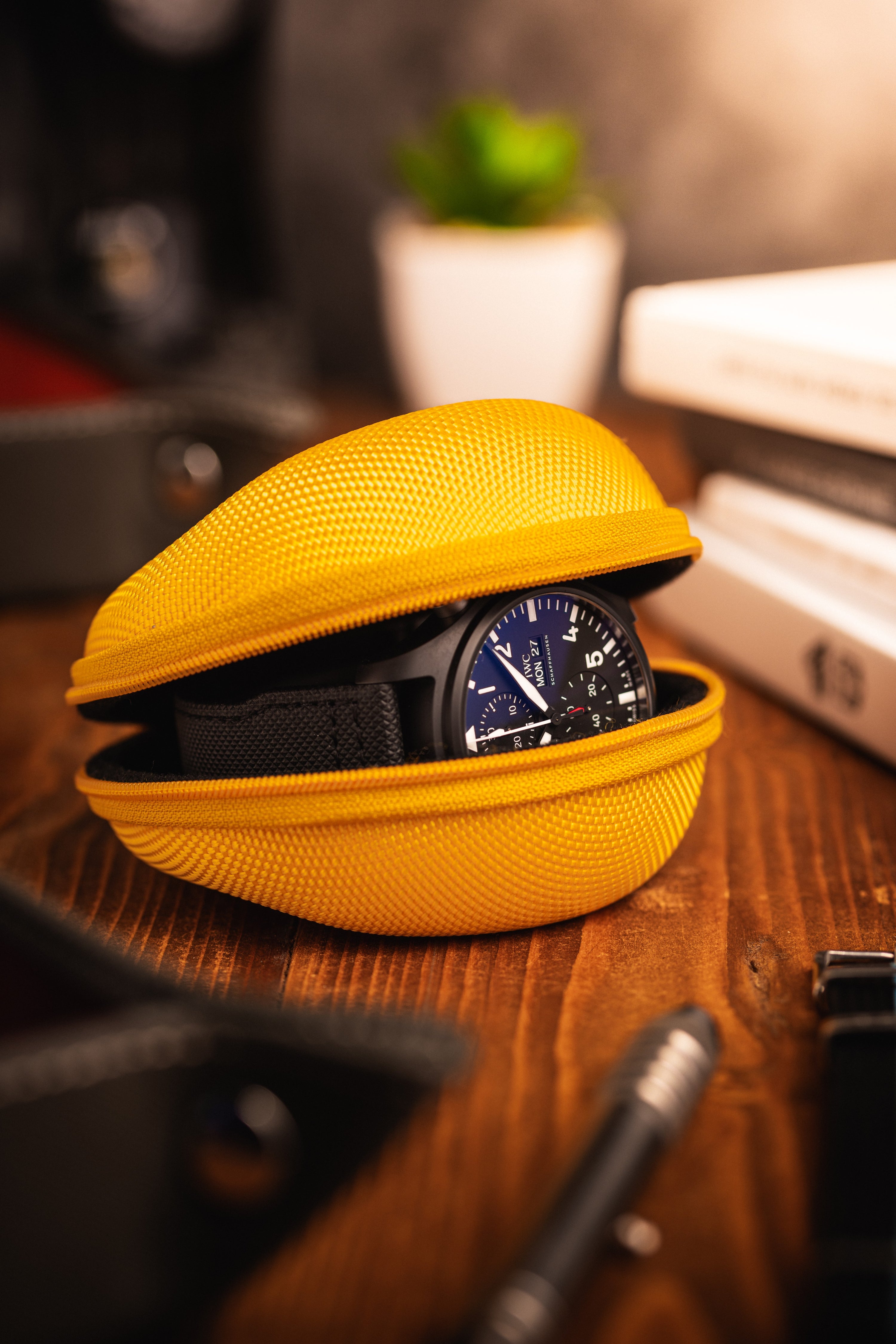 Secure Single Watch Travel Case - Zesty Lemon