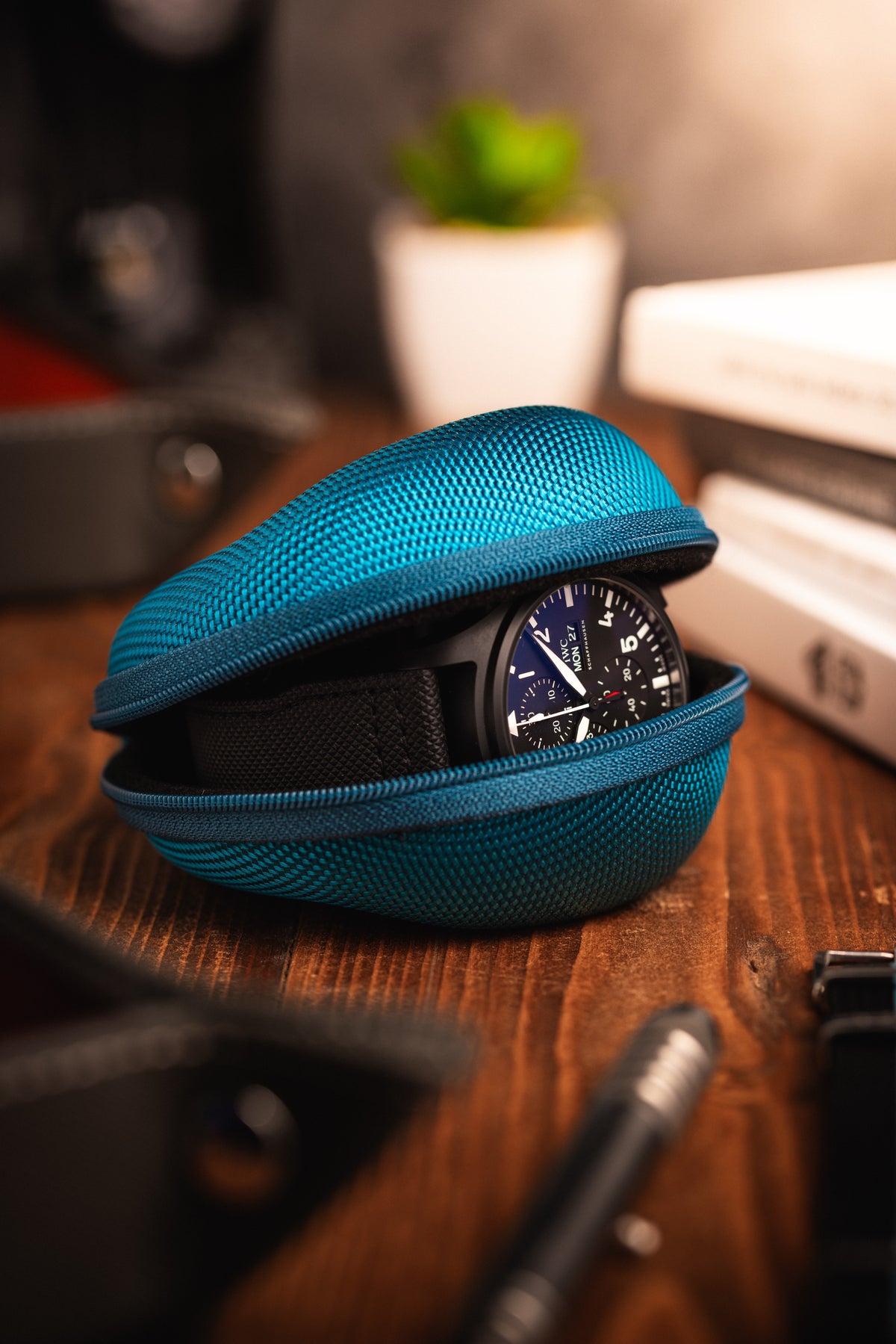 Secure Single Watch Travel Case - Sonic Blue