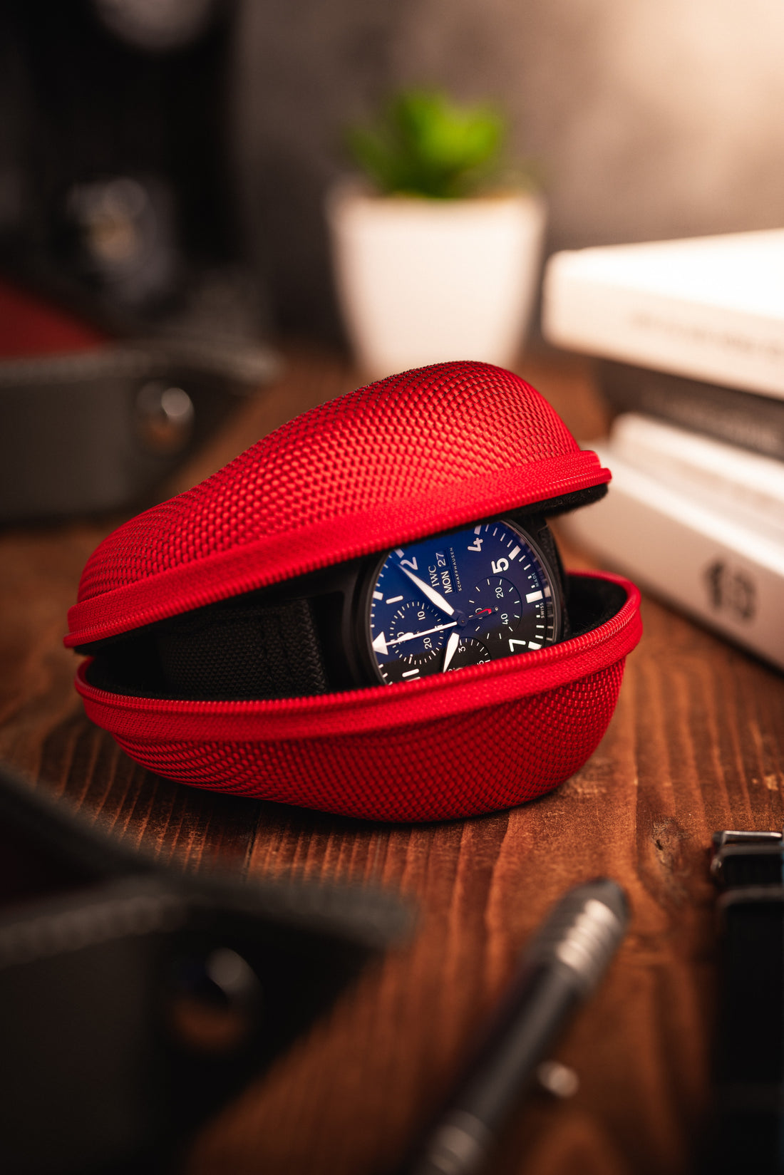 Secure Single Watch Travel Case - Rose Red