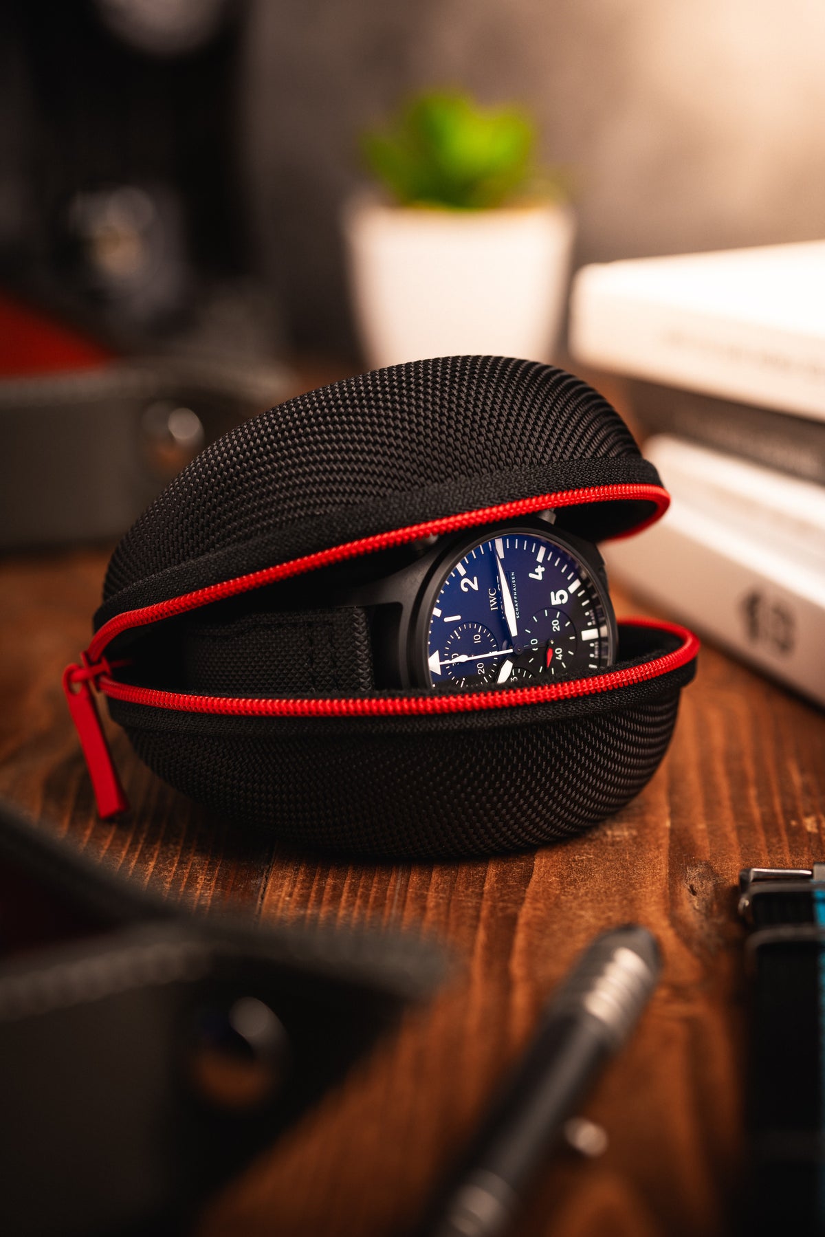 Secure Single Watch Travel Case - Redbar